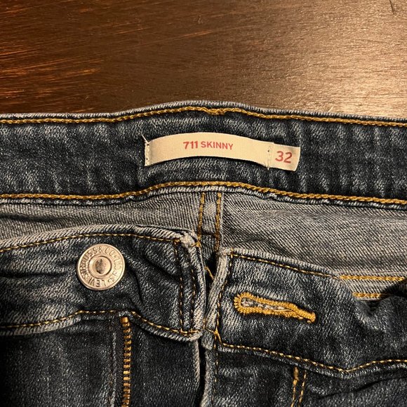 Levi's 711 Ripped Skinny Jeans Size 32 - Picture 3 of 4